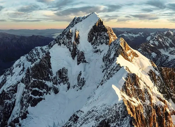 Imgi 3 Heliworks Mt Cook Close Up Banner