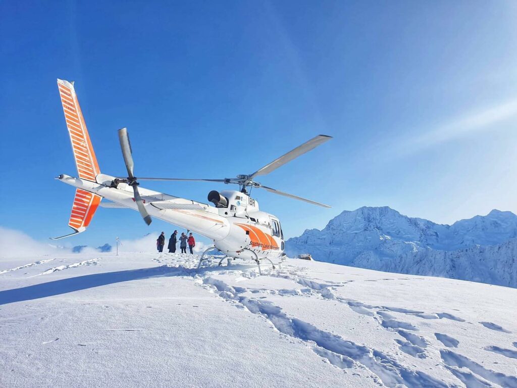 aoraki mt cook nationalpark helicopter glacier landing